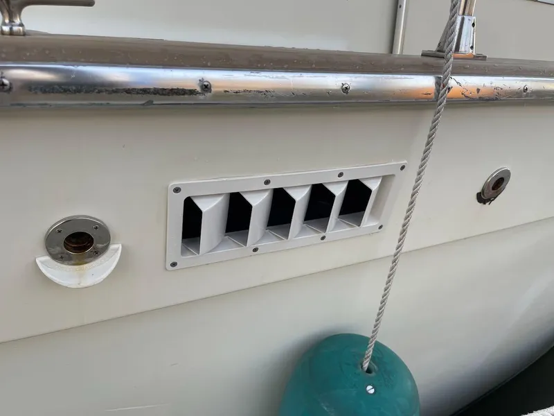 Slide: The Image of Tollycraft 34 Tri-Cabin 1979 - 57