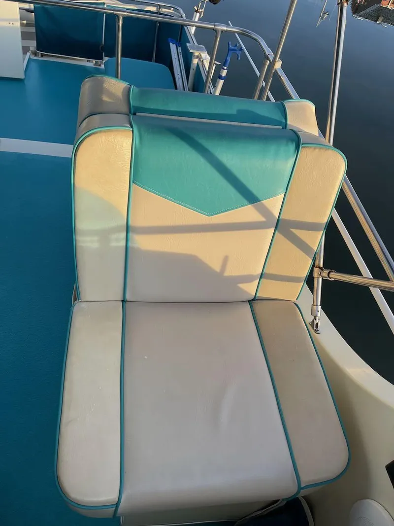 Slide: The Image of Tollycraft 34 Tri-Cabin 1979 - 62