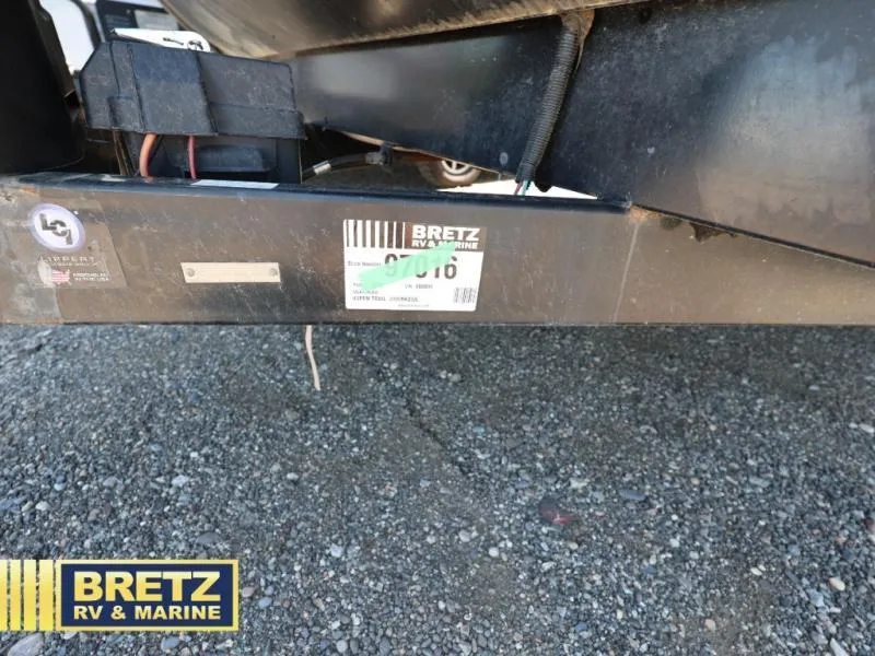 Slide: The Image of Sportsman 180SM 2025 - 17