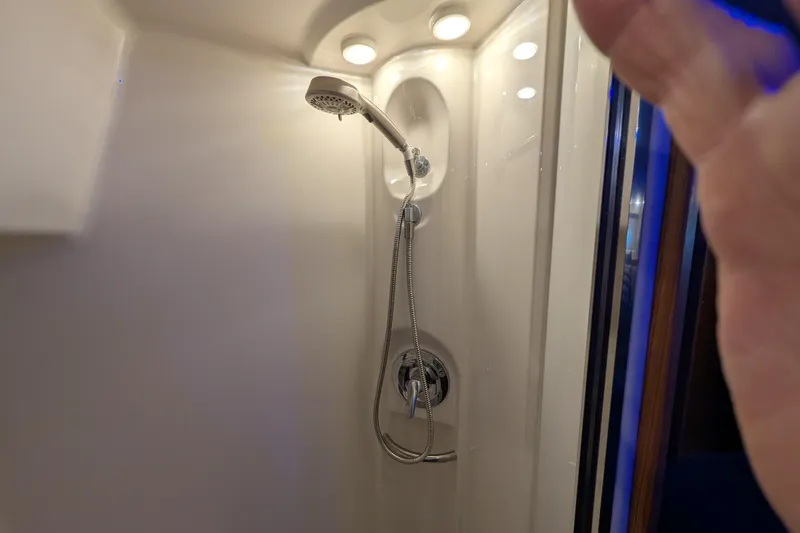 Slide: The Image of Bayliner 4087 Aft Cabin Motoryacht 2000 - 56