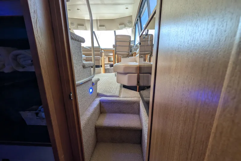 Slide: The Image of Bayliner 4087 Aft Cabin Motoryacht 2000 - 58