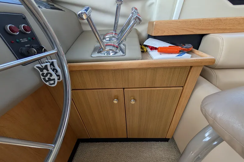 Slide: The Image of Bayliner 4087 Aft Cabin Motoryacht 2000 - 59