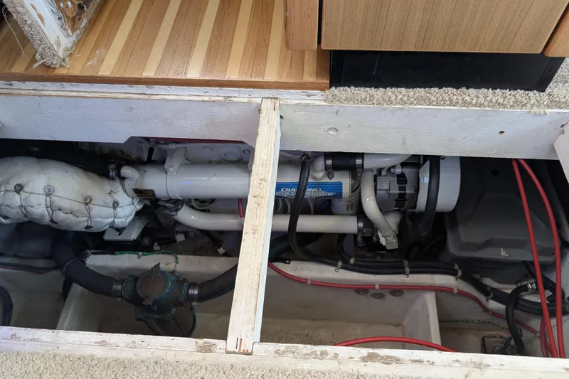 Slide: The Image of Bayliner 4087 Aft Cabin Motoryacht 2000 - 61