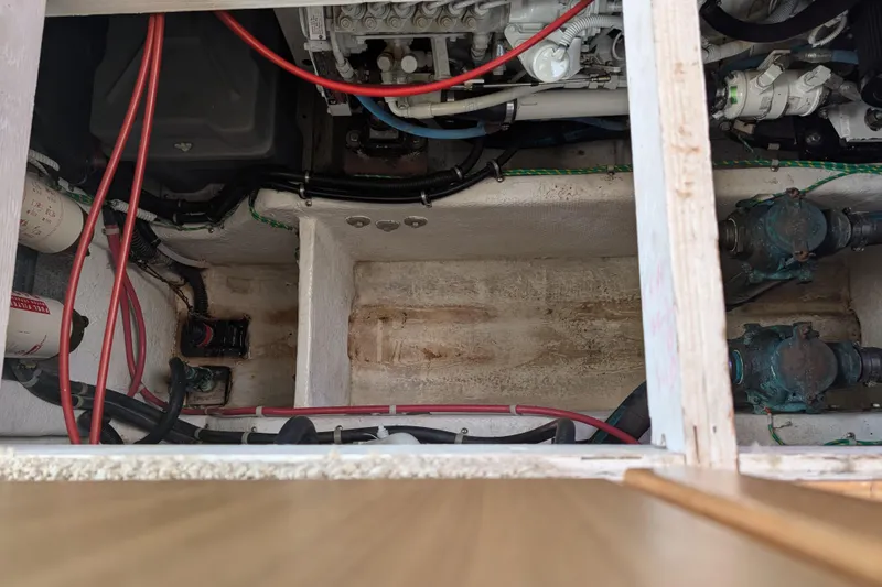 Slide: The Image of Bayliner 4087 Aft Cabin Motoryacht 2000 - 62