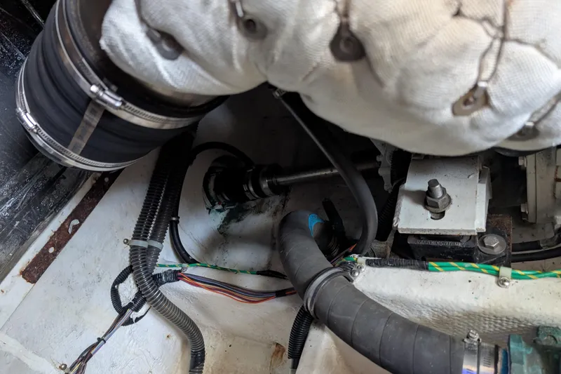 Slide: The Image of Bayliner 4087 Aft Cabin Motoryacht 2000 - 68