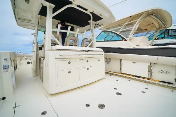 Slide: The Image of Boston Whaler 380 Outrage 2018 - 8