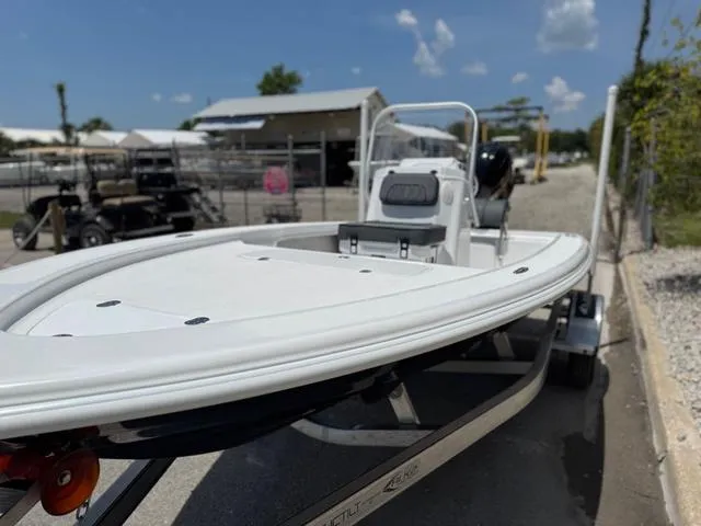 Slide: The Image of ALK 2 Powerboats 17HS - Simrad GO7 2025 - 12