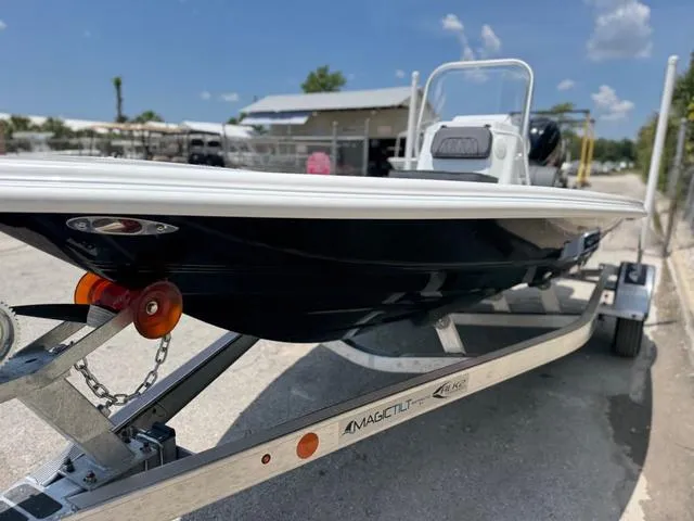 Slide: The Image of ALK 2 Powerboats 17HS - Simrad GO7 2025 - 13