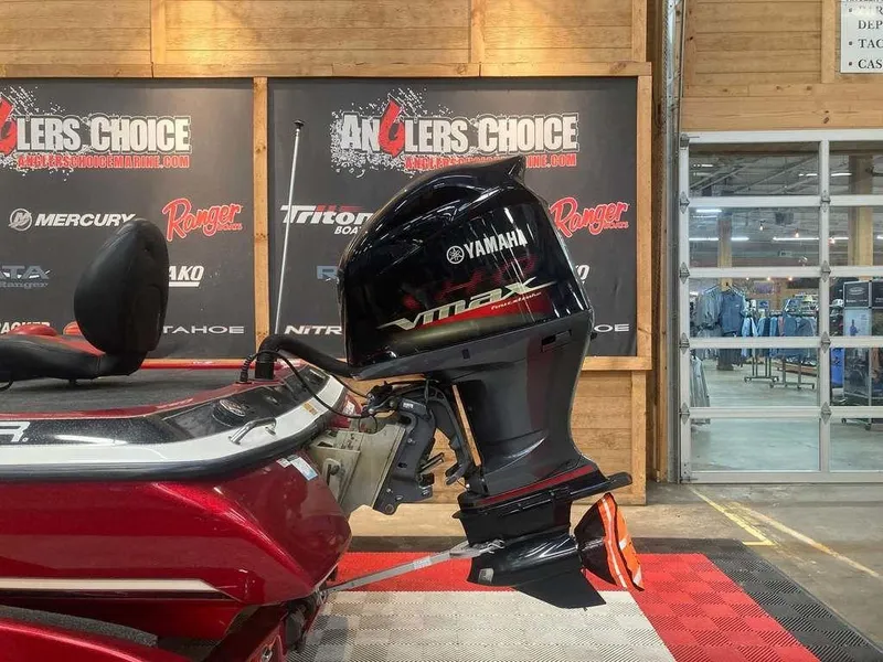 Slide: The Image of 2008 Skeeter 20 I boat with Yamaha VMAX engine at Anglers Choice showroom. - 2