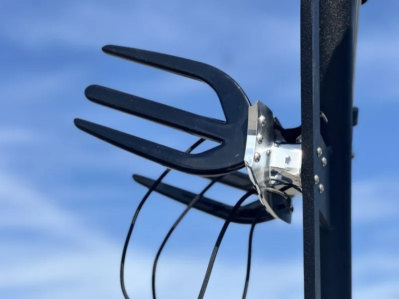 Slide: The Image of Antenna with prongs against blue sky, Axis A225 model, 2025. - 9
