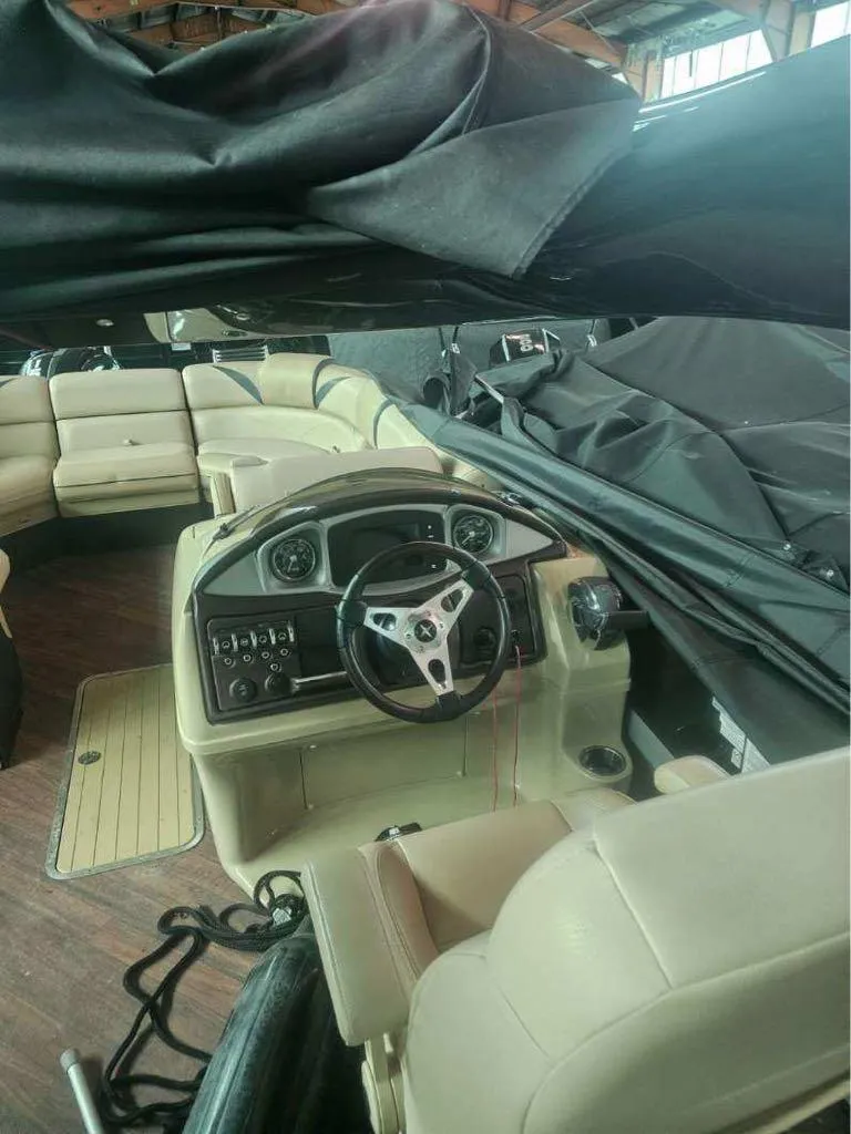 Slide: The Image of Berkshire STS Series 25RFX 3.0+ 2017 - 13