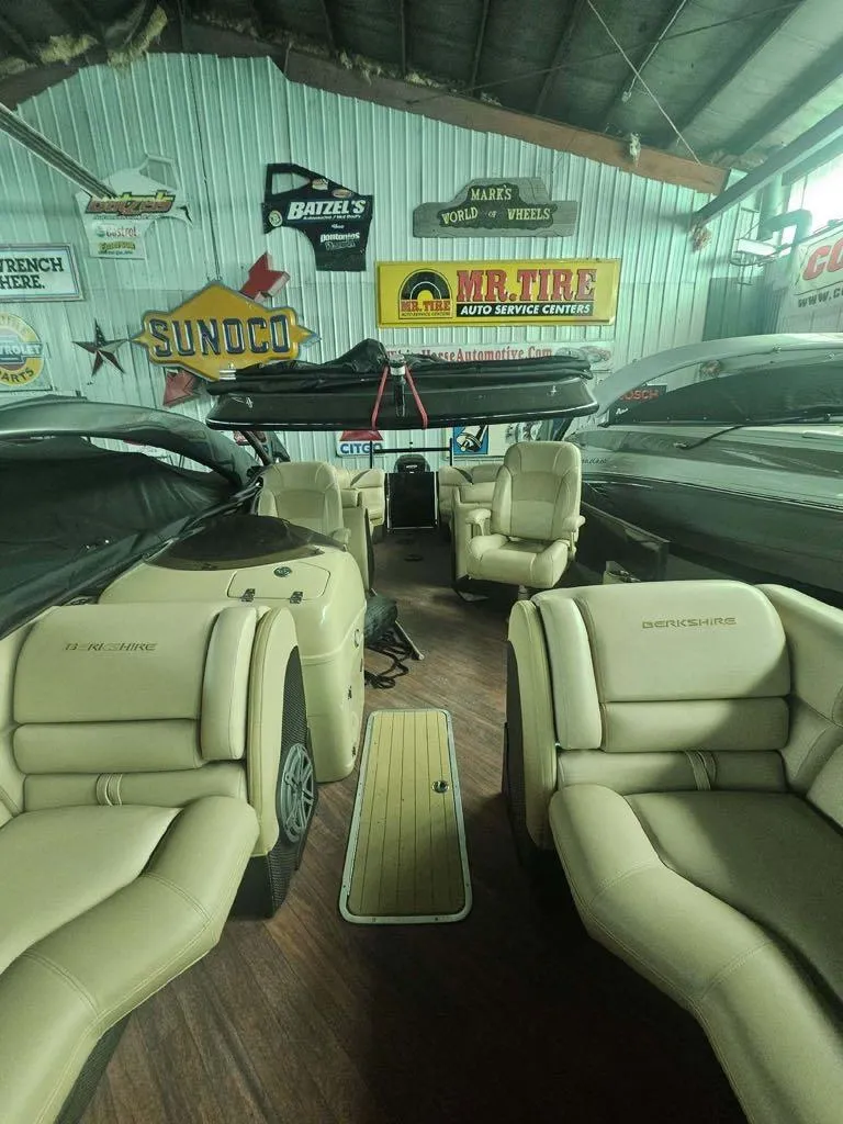 Slide: The Image of Berkshire STS Series 25RFX 3.0+ 2017 - 4