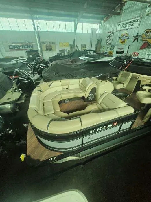 Slide: The Image of Berkshire STS Series 25RFX 3.0+ 2017 - 7