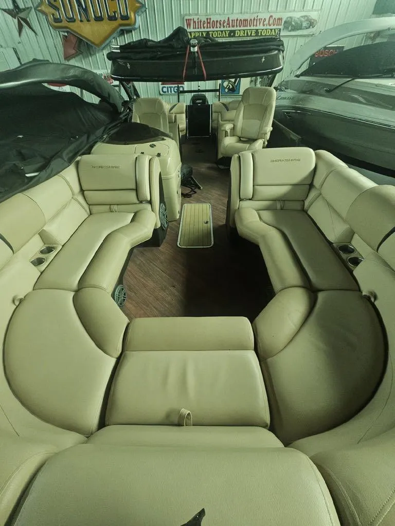 Slide: The Image of Berkshire STS Series 25RFX 3.0+ 2017 - 8