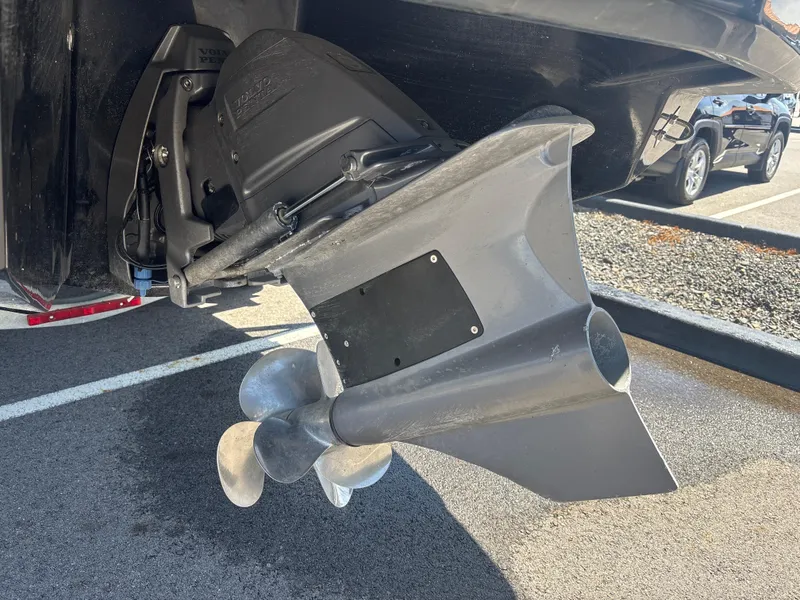 Slide: The Image of Close-up of 2017 Chaparral 264 SUNESTA SURF boat propeller and drive system. - 5