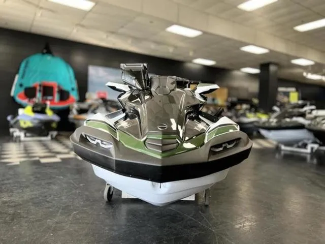 Slide: The Image of Kawasaki Ultra 160 2025 - 3