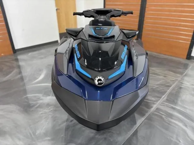 Slide: The Image of Sea-Doo GTX 170 2025 - 3