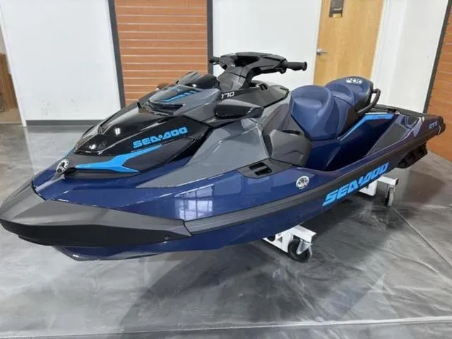 Slide: The Image of Sea-Doo GTX 170 2025 - 4