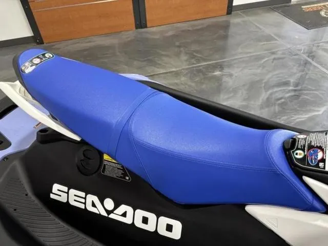 Slide: The Image of Sea-Doo Spark for 3 2025 - 10