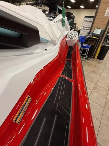 Slide: The Image of Yamaha VX Limited 2025 - 10