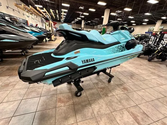 Slide: The Image of Yamaha VX Limited HO 2025 - 10