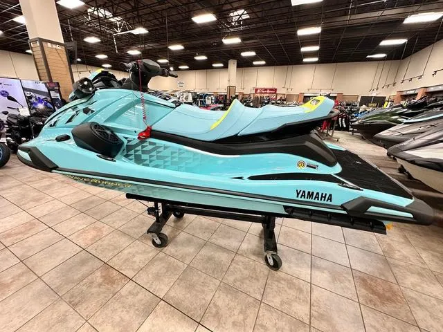 Slide: The Image of Yamaha VX Limited HO 2025 - 6