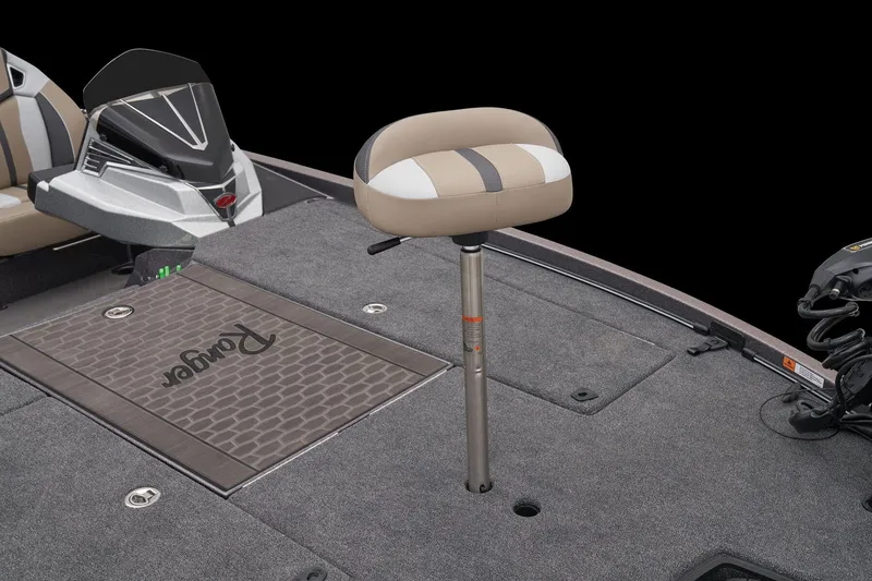 Slide: The Image of Ranger Z521R 2025 - 36