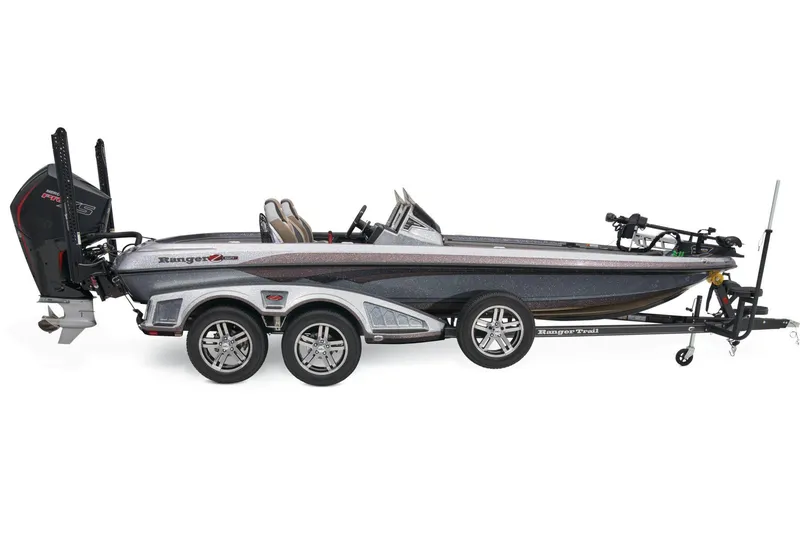 Slide: The Image of Ranger Z521R 2025 - 9