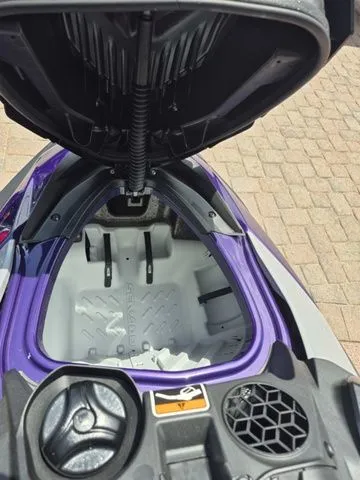 Slide: The Image of Sea-Doo GTI 2025 - 10