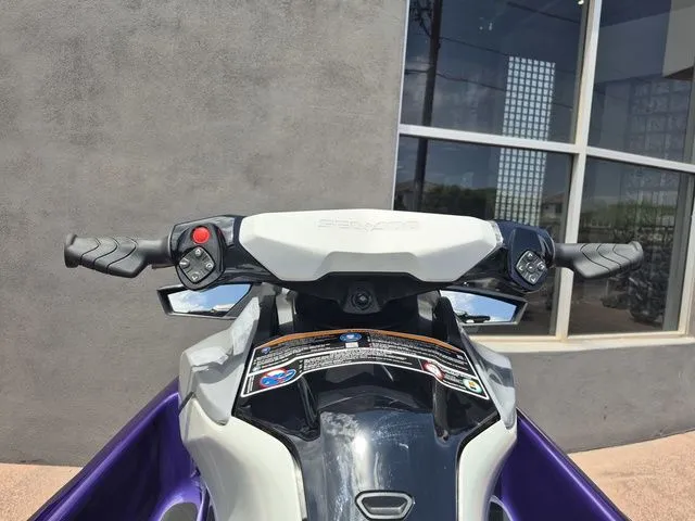 Slide: The Image of Sea-Doo GTI 2025 - 18