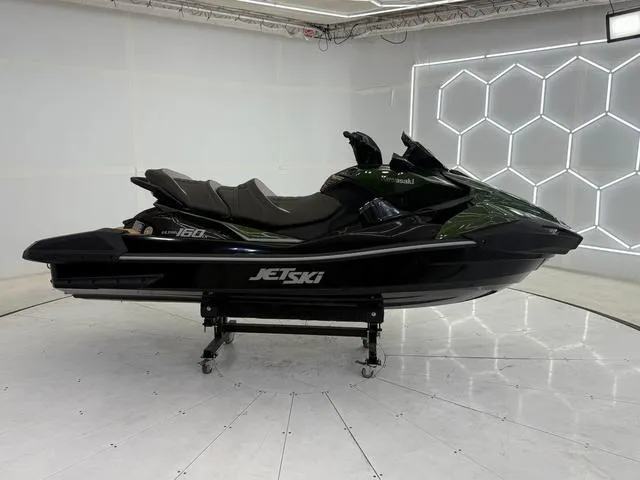 The Image of Kawasaki Ultra 160 2025 - 1