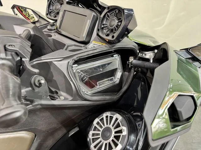 Slide: The Image of Kawasaki Ultra 160 2025 - 12