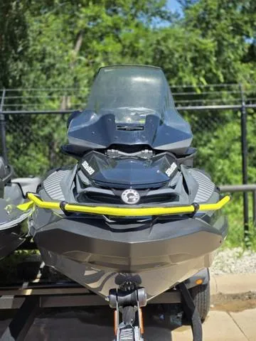 Slide: The Image of Sea-Doo Explorer Pro 2025 - 10