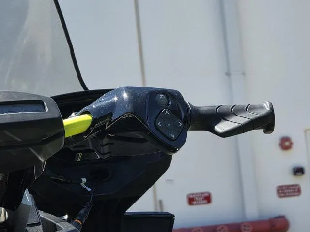 Slide: The Image of Sea-Doo Explorer Pro 2025 - 9