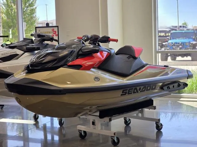 The Image of Sea-Doo RXP-X 325 2025 - 1
