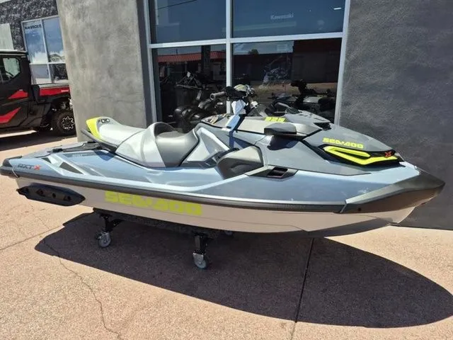 The Image of Sea-Doo RXT-X 2025 - 1