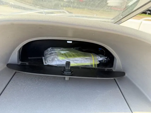 Slide: The Image of Four Winns 190 Horizon 2001 - 15