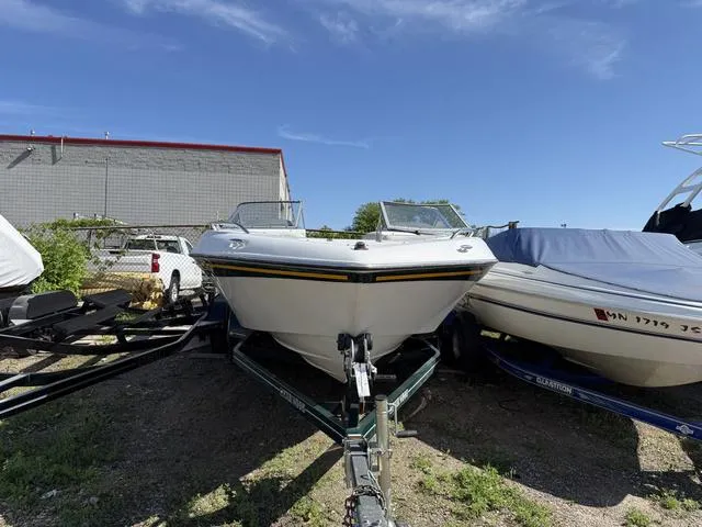 Slide: The Image of Four Winns 190 Horizon 2001 - 3