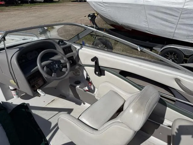 Slide: The Image of Four Winns 190 Horizon 2001 - 5