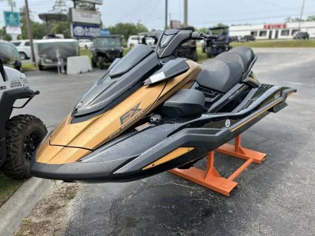 Slide: The Image of Yamaha FX Cruiser HO with Audio 2025 - 6