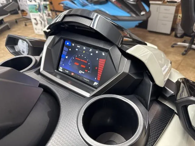 Slide: The Image of Yamaha FX Limited SVHO 2025 - 9