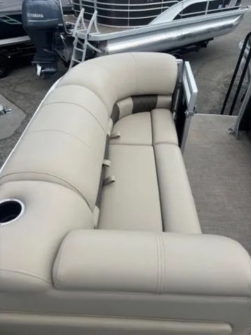 Slide: The Image of Sun Tracker Party Barge 20 DLX 2025 - 5