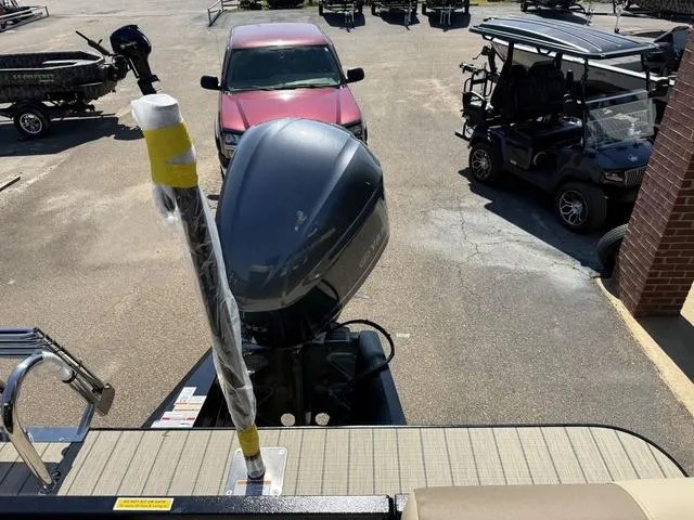 Slide: The Image of Veranda VR22RC XL 2025 - 14