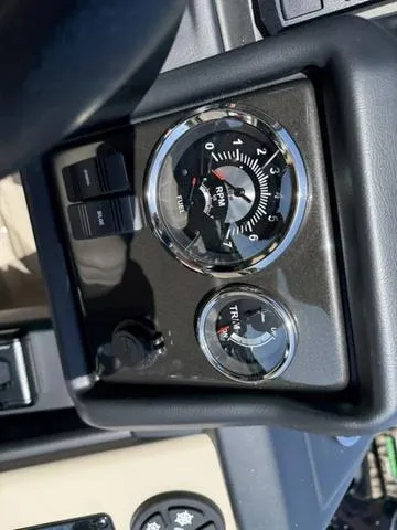 Slide: The Image of Veranda VR22RC XL 2025 - 19