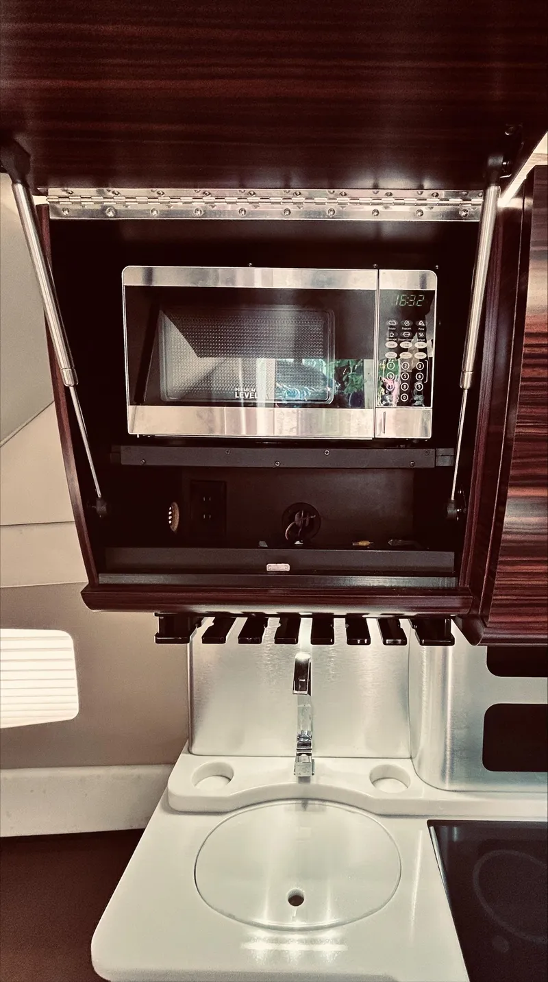 Slide: The Image of Scout 420 LXF 2016 - 16