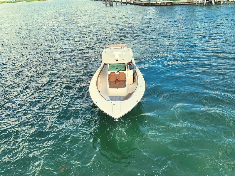 Slide: The Image of Scout 420 LXF 2016 - 3