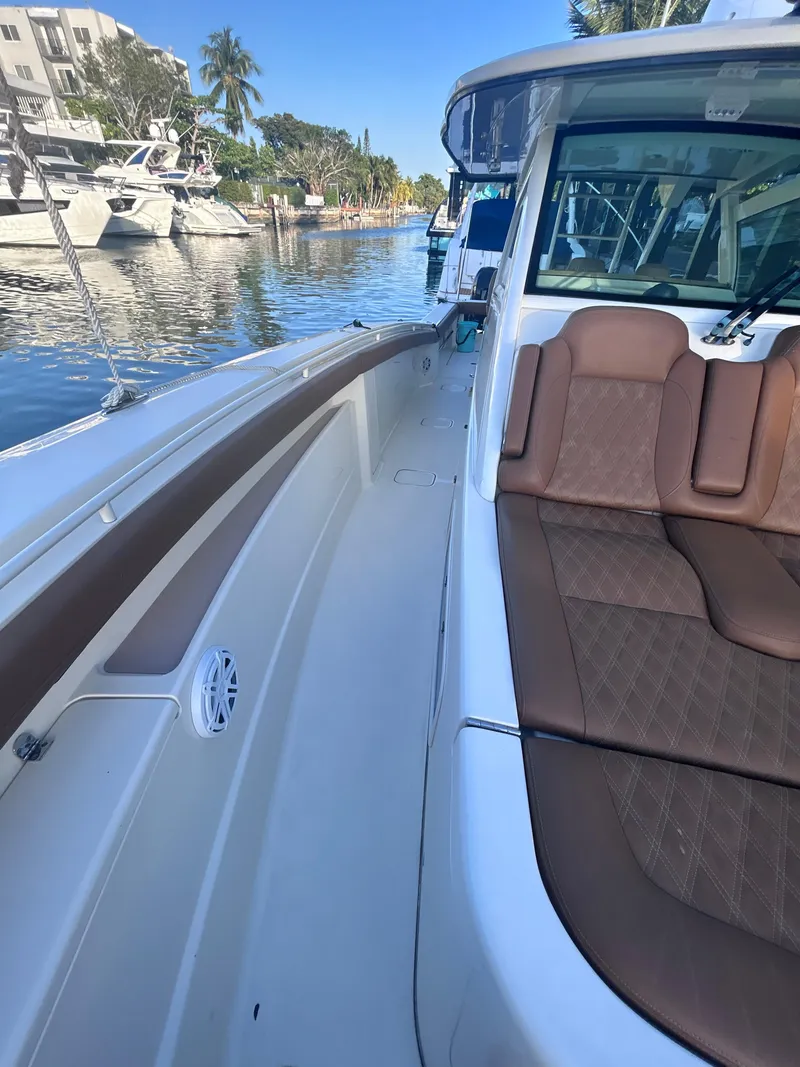 Slide: The Image of Scout 420 LXF 2016 - 6