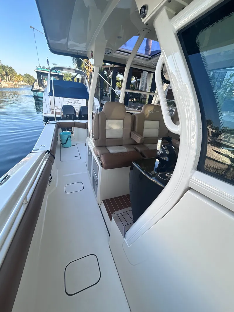 Slide: The Image of Scout 420 LXF 2016 - 9