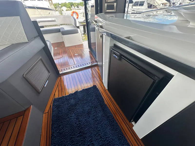Slide: The Image of Interior of 2021 Galeon 425 HTS yacht with sleek design and modern amenities. - 37