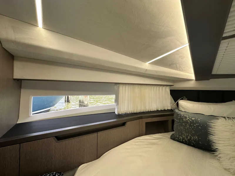 Slide: The Image of Galeon 425 HTS 2021 - 61